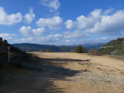 Croisement sentier Corbières
