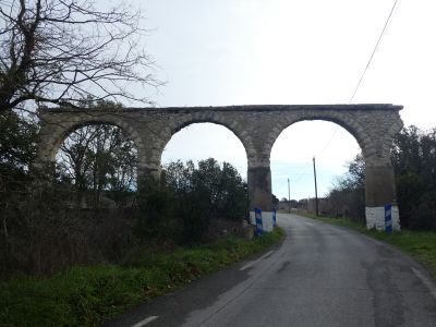 Vue aqueduc Lavalduc