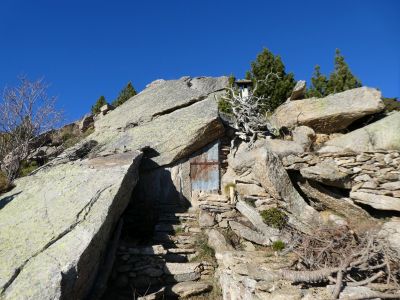 Vue cabane rochers